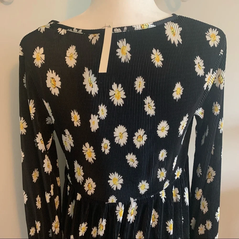 ASOS Design V Neck Long Sleeve Floral Daisy Midi Dress - Picture 3 of 11